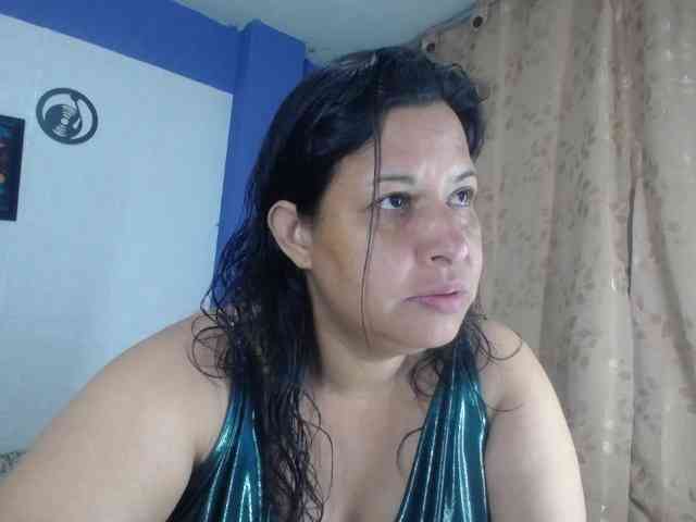 Camila-milf