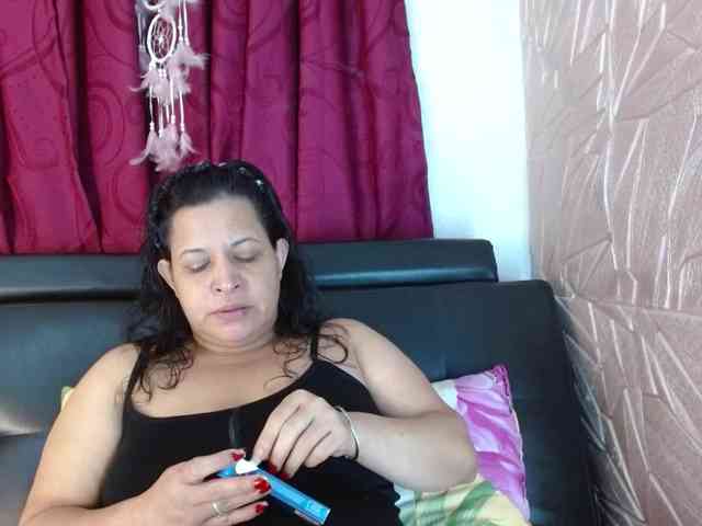 Camila-milf webcam