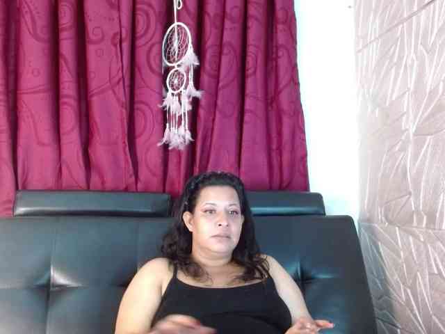 Camila-milf webcam