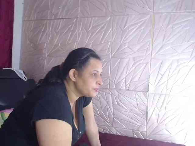 Camila-milf webcam
