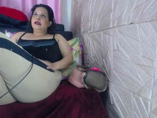 Camila-milf