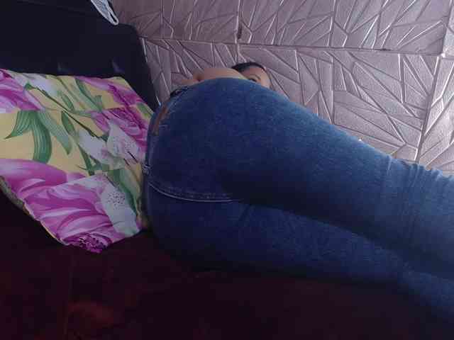 Camila-milf webcam