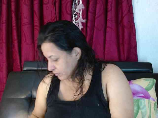 Camila-milf webcam