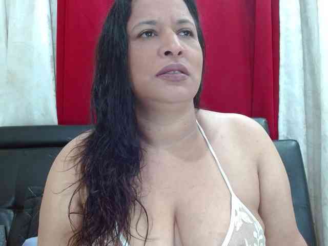 Camila-milf