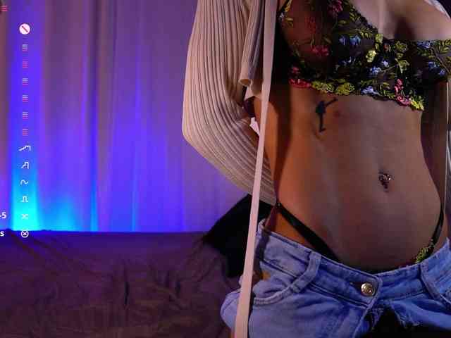 ChiaraLuna Sex Cam Show