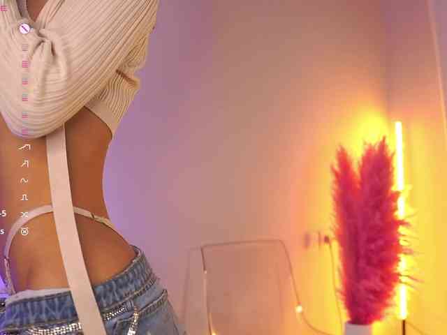 ChiaraLuna Sex Cam Show