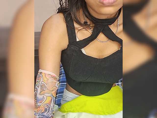 AngelRiya live cam on BongaCams