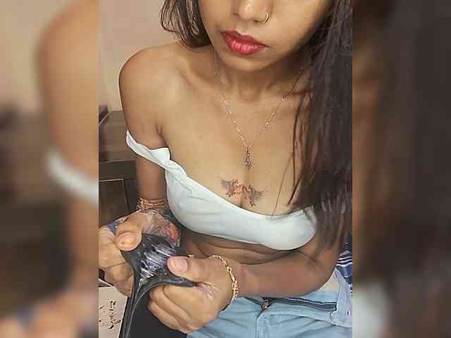 AngelRiya webcam