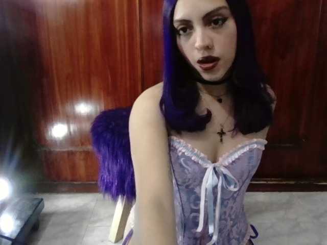 Emilyroth live cam on BongaCams