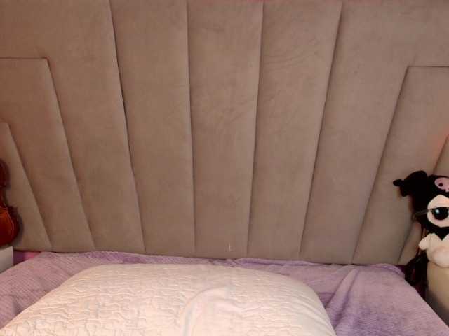 Emilyroth live cam on BongaCams