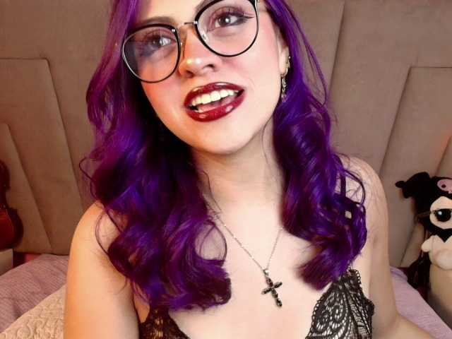 Emilyroth live cam on BongaCams