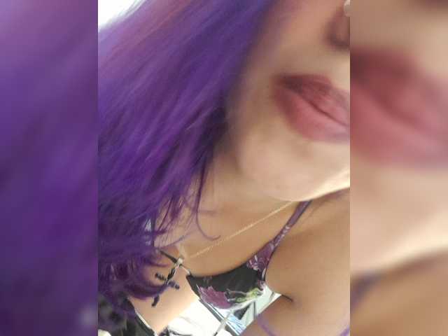 Emilyroth Live Cam on BongaCams