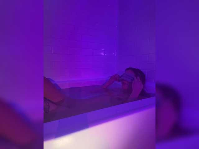 LunaCarmel809 live cam on BongaCams