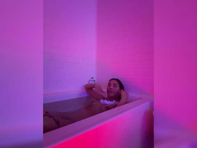 LunaCarmel809