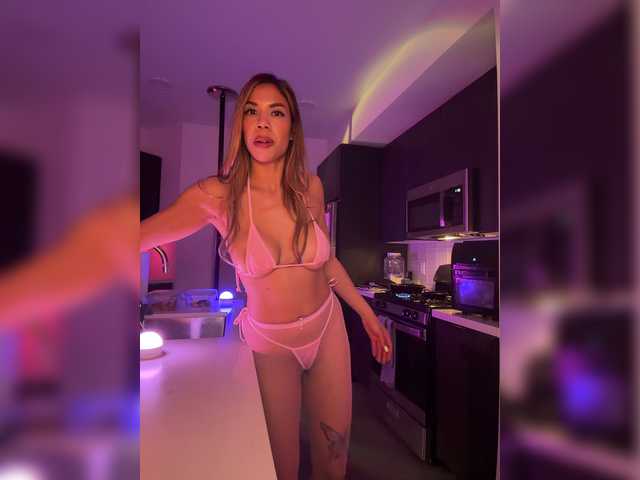 LunaCarmel809 live cam