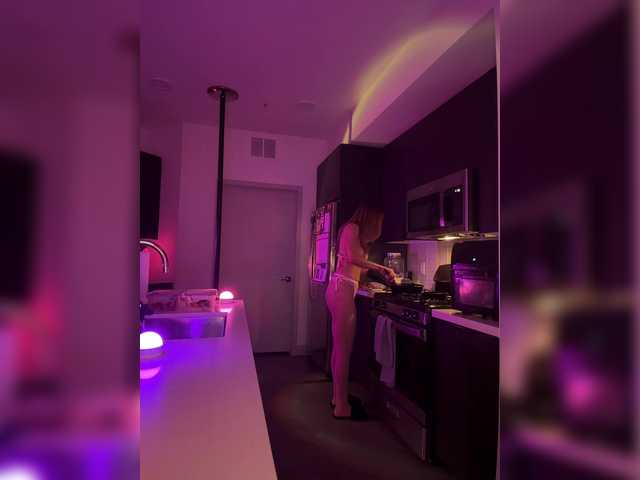 LunaCarmel809 live cam