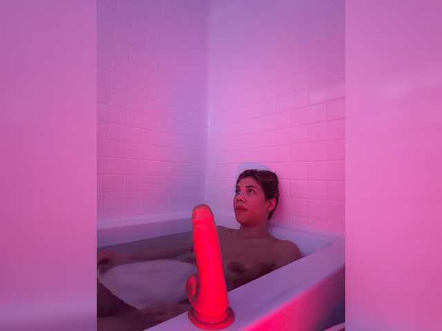 LunaCarmel809 live cam on BongaCams
