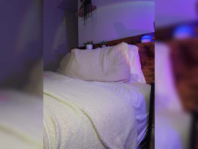 LunaCarmel809 live cam