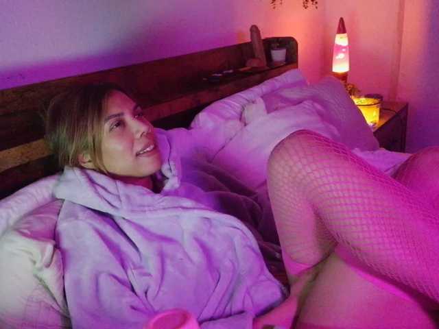 LunaCarmel809 live cam on BongaCams
