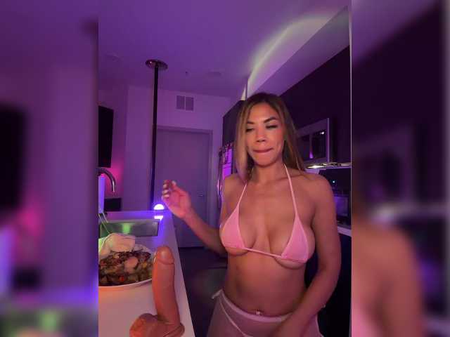 LunaCarmel809 live cam