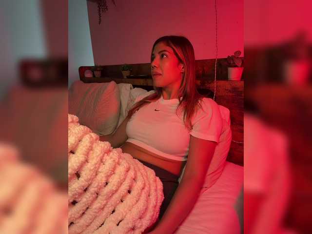 LunaCarmel809 live cam on BongaCams