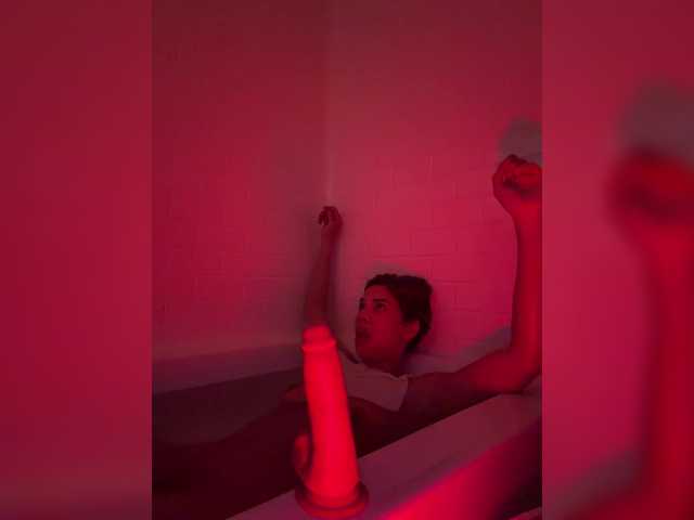 LunaCarmel809 live cam on BongaCams