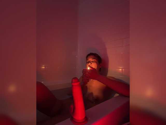 LunaCarmel809 live cam on BongaCams