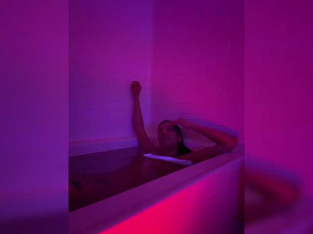 LunaCarmel809, en vivo ahora en BongaCams