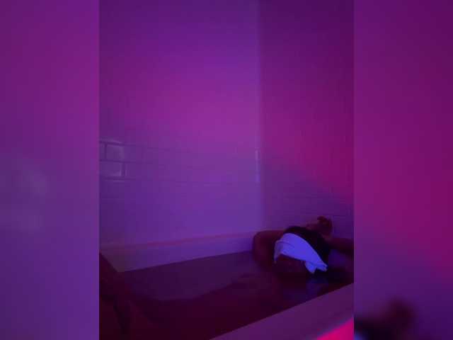 LunaCarmel809
