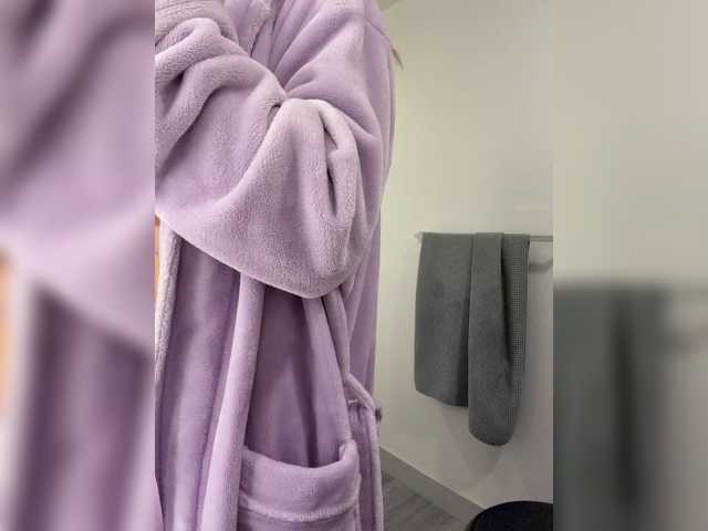 LunaCarmel809 live cam on BongaCams