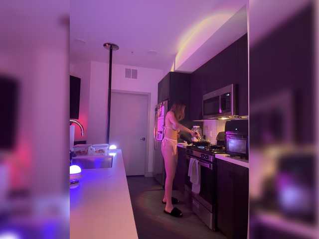 LunaCarmel809 live cam