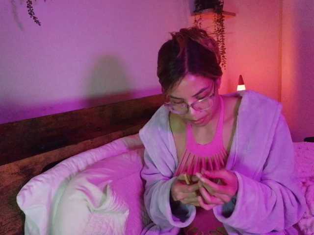 LunaCarmel809 live cam on BongaCams