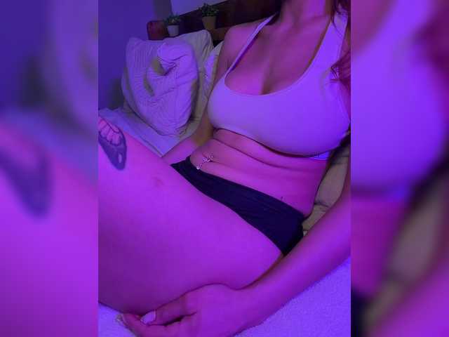 LunaCarmel809 live cam on BongaCams