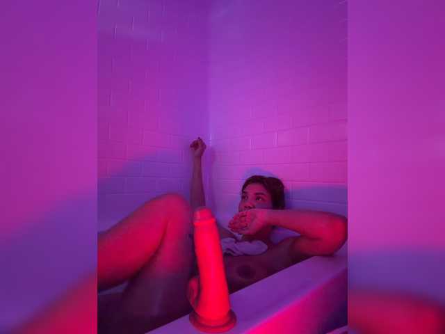 LunaCarmel809 live cam on BongaCams