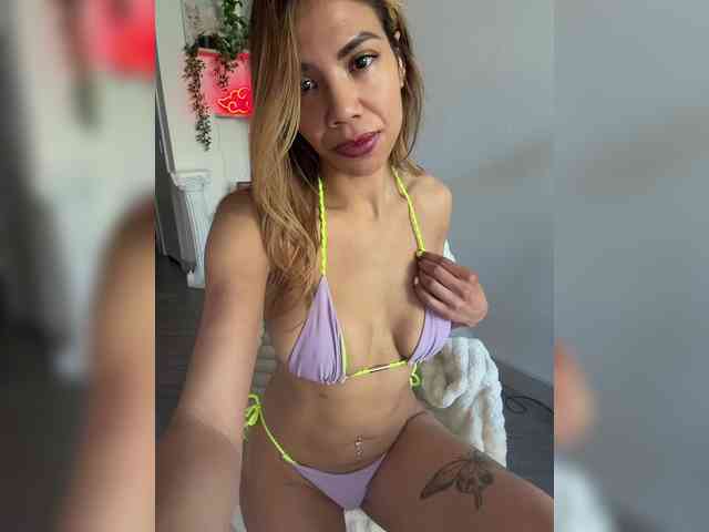 LunaCarmel809 webcam