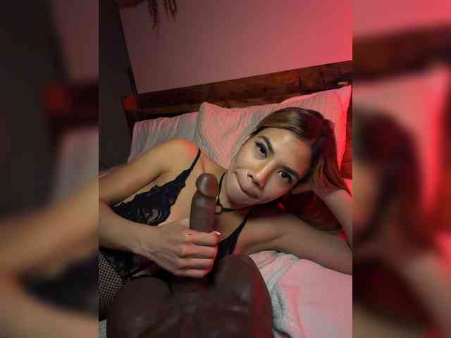 LunaCarmel809 webcam