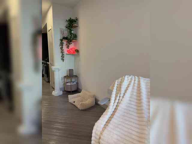 LunaCarmel809 webcam