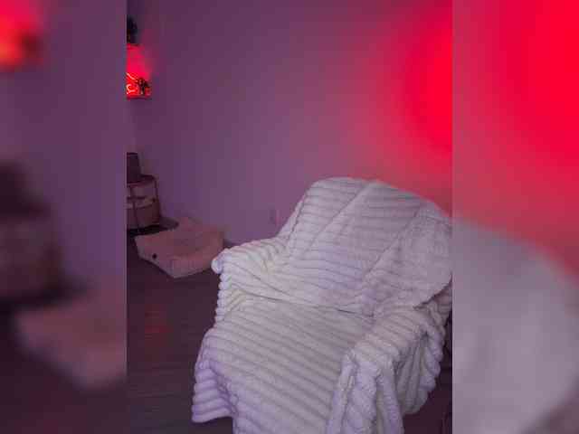 LunaCarmel809 webcam
