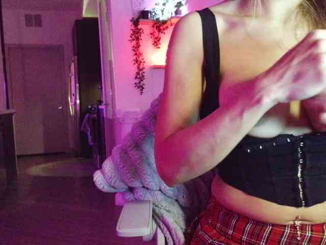 LunaCarmel809