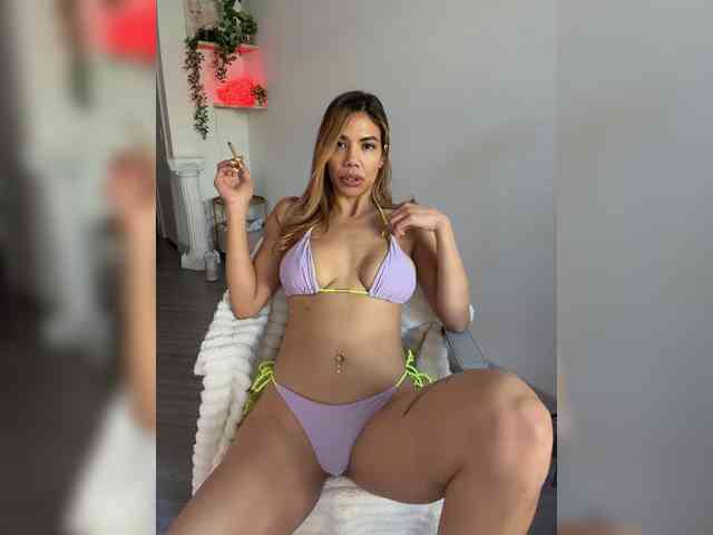 LunaCarmel809 webcam