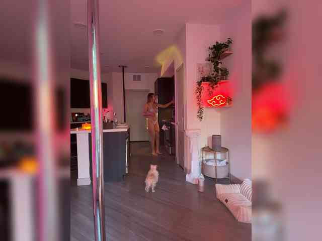 LunaCarmel809 webcam