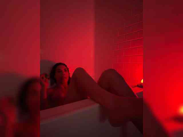 LunaCarmel809