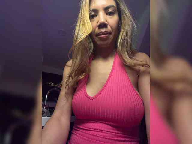 LunaCarmel809 webcam