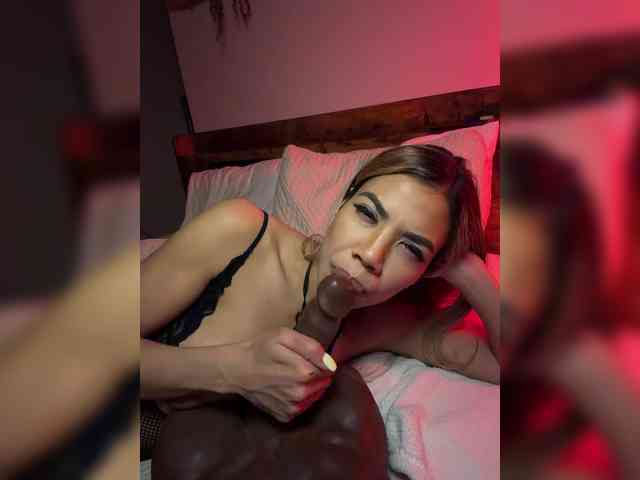 LunaCarmel809 webcam