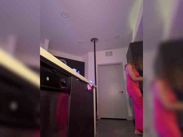 LunaCarmel809 webcam