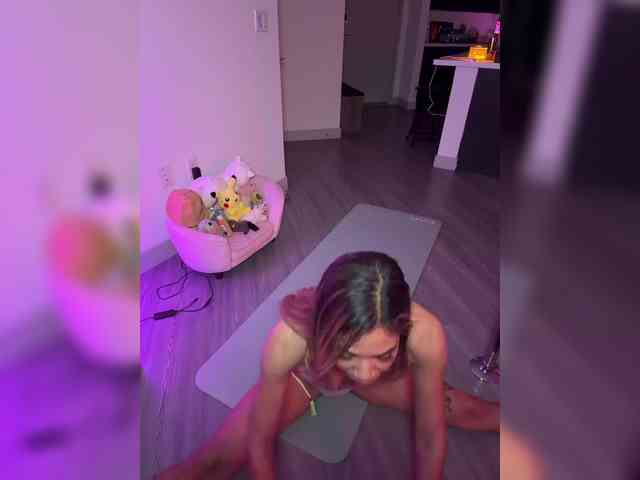 LunaCarmel809 webcam