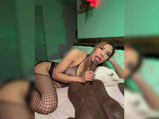 LunaCarmel809 webcam
