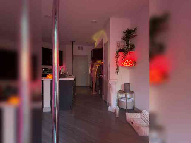 LunaCarmel809 webcam
