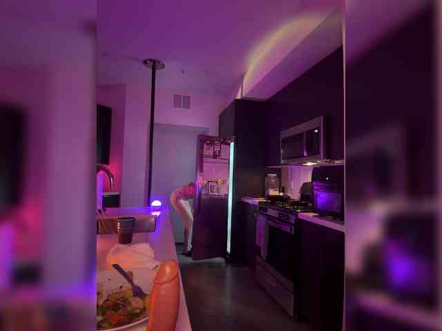 LunaCarmel809 webcam