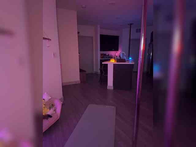 LunaCarmel809 webcam